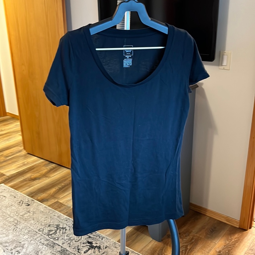 Black Scoop Neck Tee